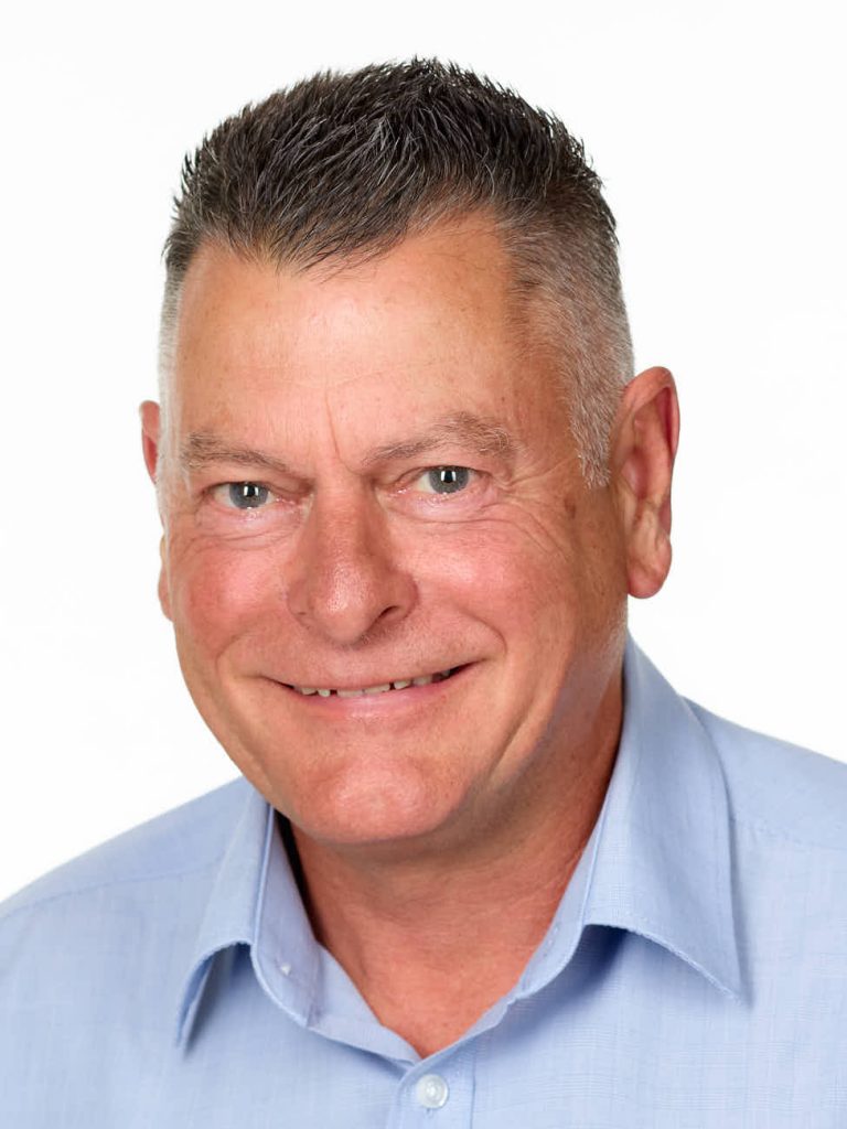 19.11.28 Rob Tummons Headshot12542 1 Business Headshot- Business Branding- LinkedIn Headshot